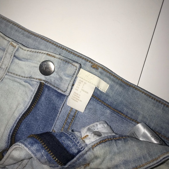 Distressed High Waisted Jean Shorts - Picture 3 of 3